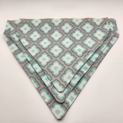 The Peggy -Over The Collar Bandana